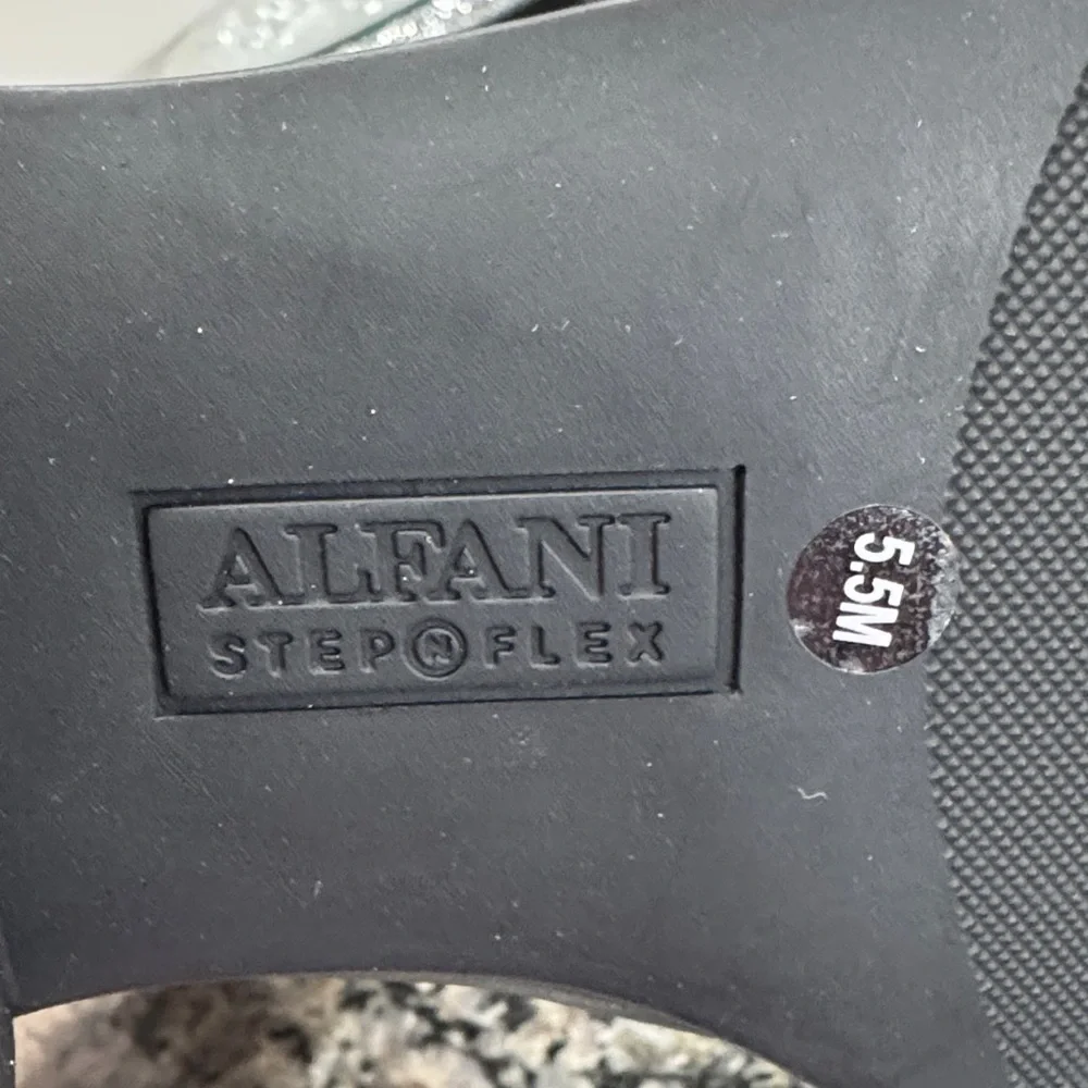 Alfani leather Black tall Boots with stretchy calf NEW 5.5